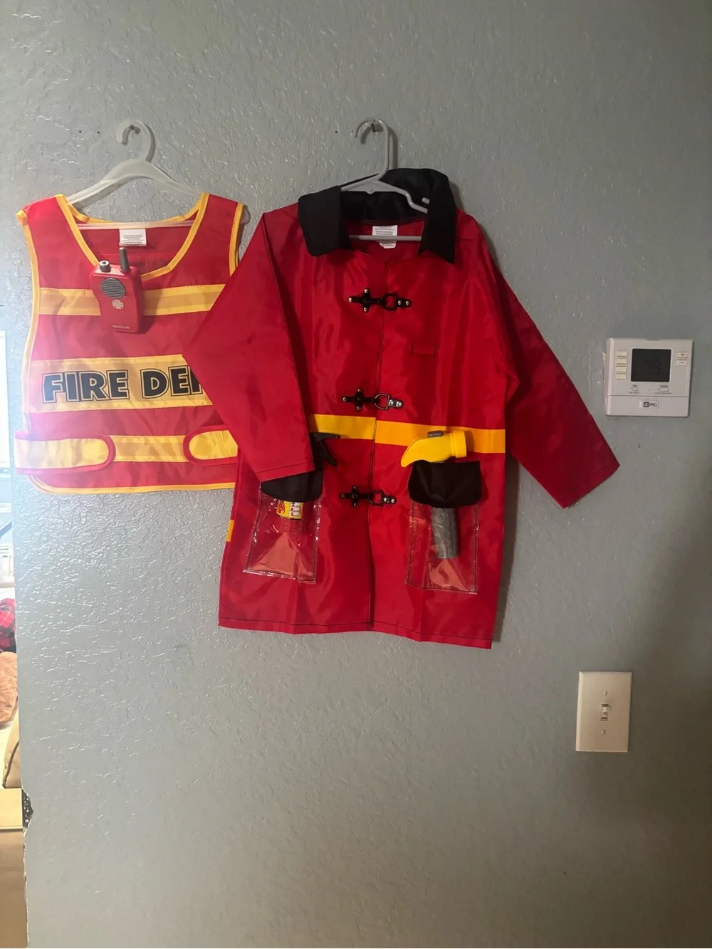 Firefighter costume comes with vest coat and accessories aged 3+